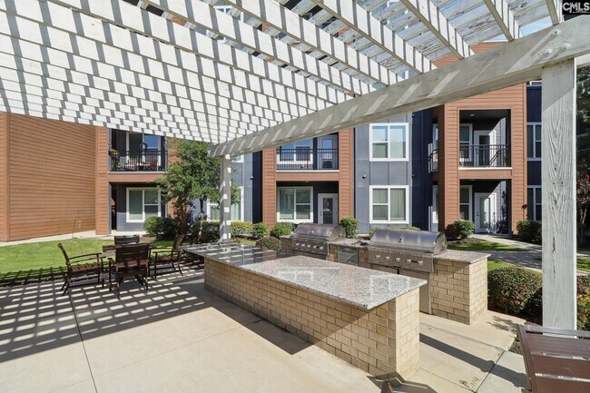 Building Photo - 440 Town Center Pl