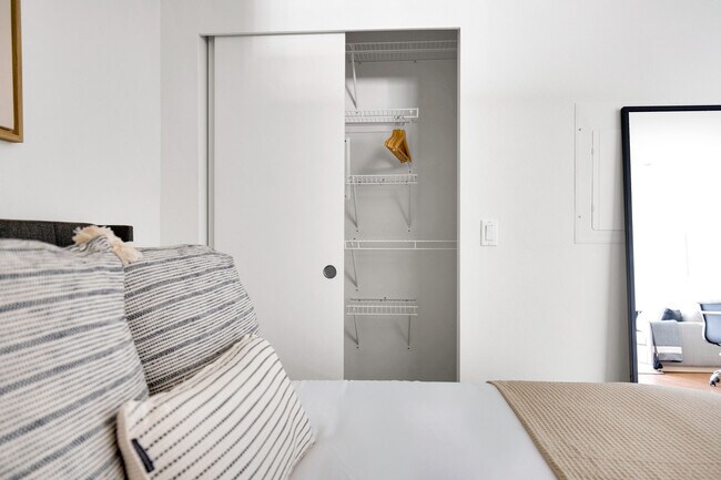 Building Photo - 330 3rd Ave W