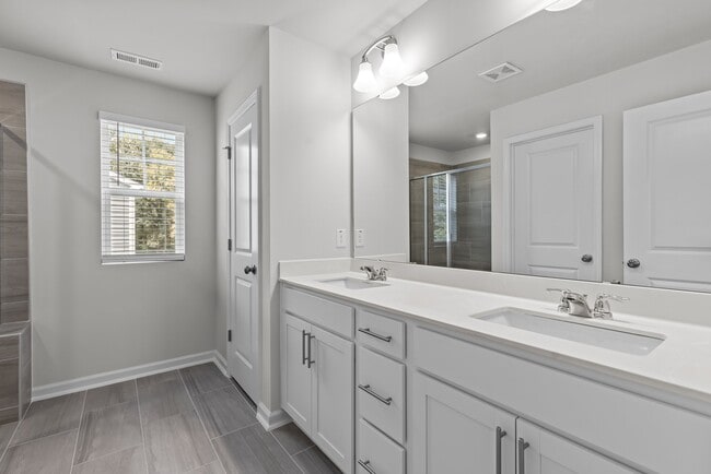 Building Photo - 1105 Red Wing Dr