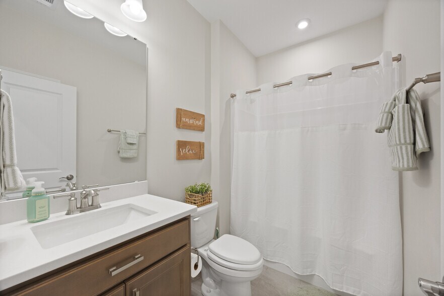 Building Photo - 268 Heron Creek Dr