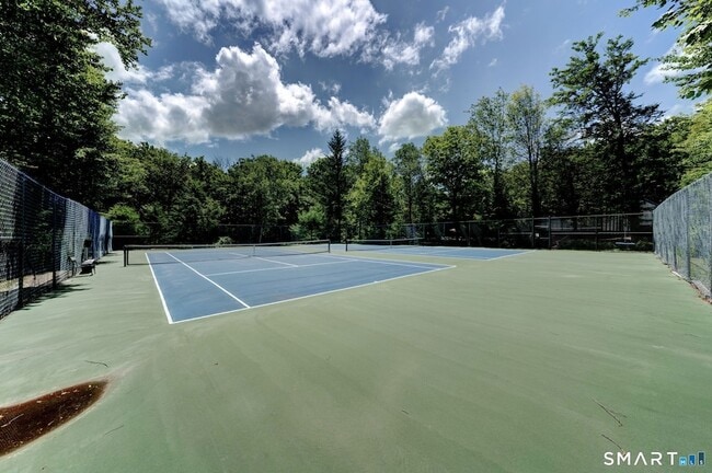 Building Photo - 355 Ledge Dr