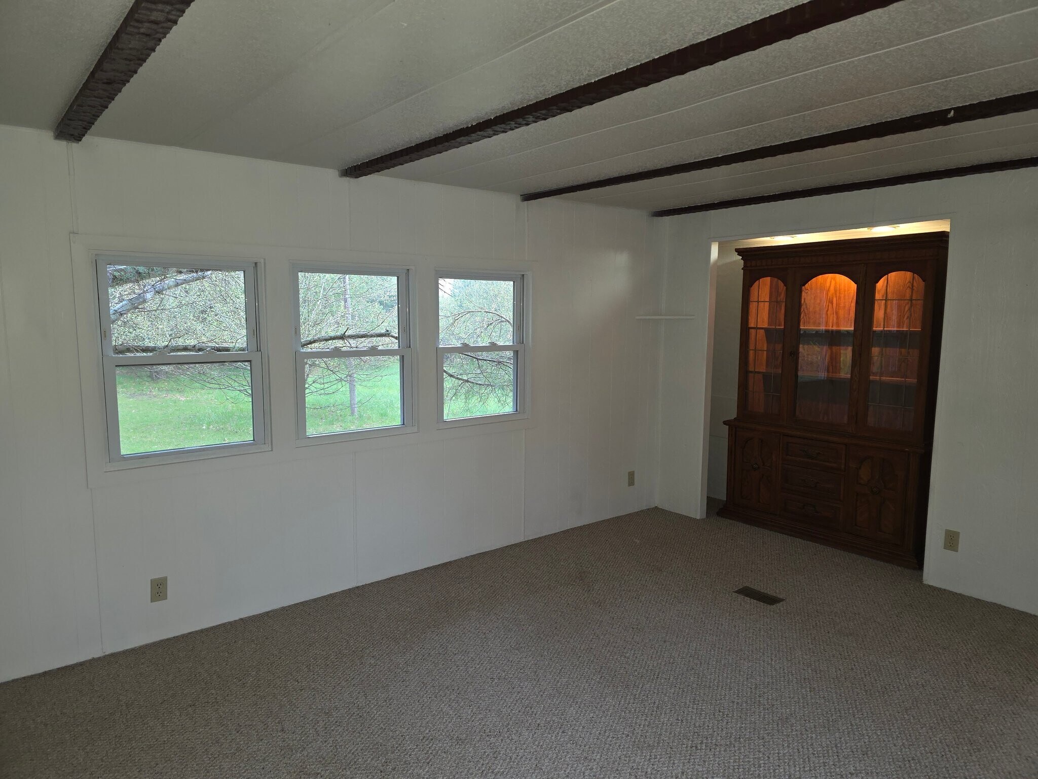 Building Photo - 4639 Hill Rd