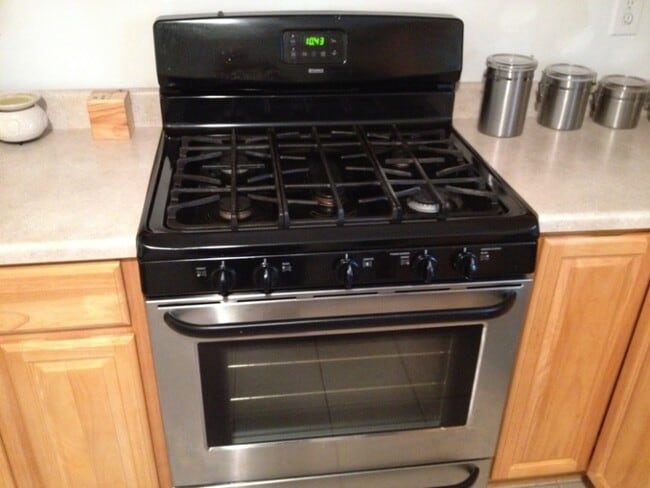 Building Photo - 17 Wright St