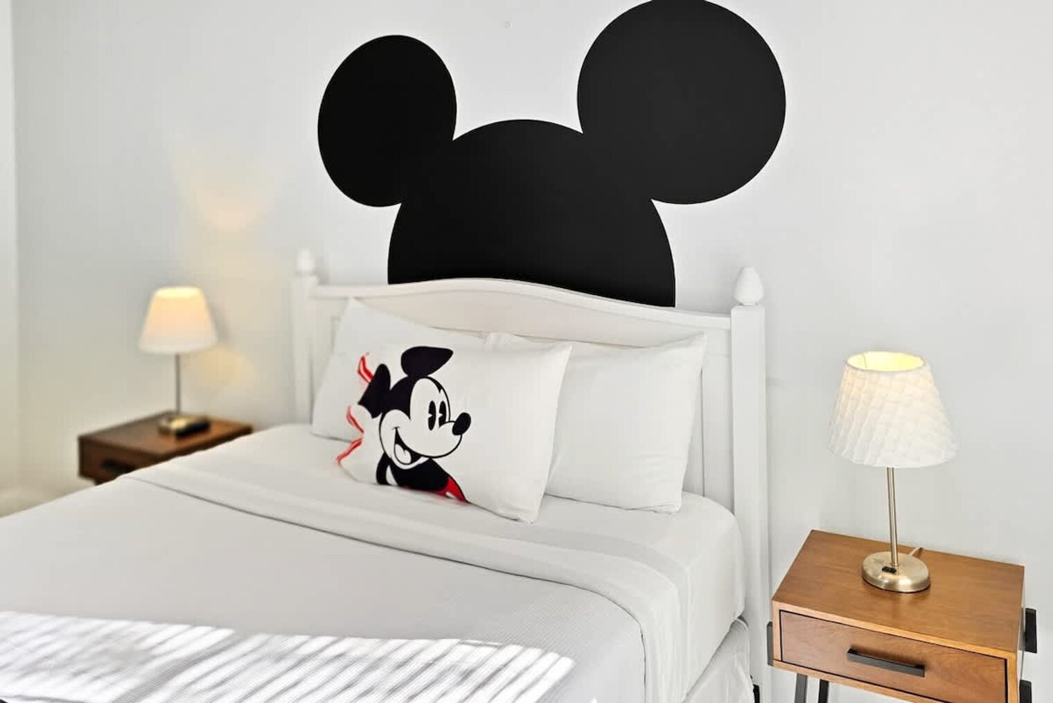 Building Photo - 242 Blue Jay Way