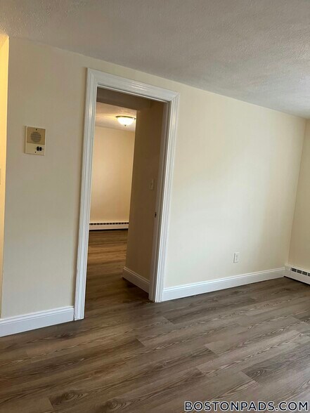 Building Photo - 168 N Beacon St