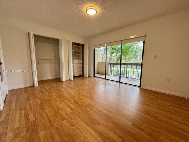 Building Photo - 6375 SW 136th Ct