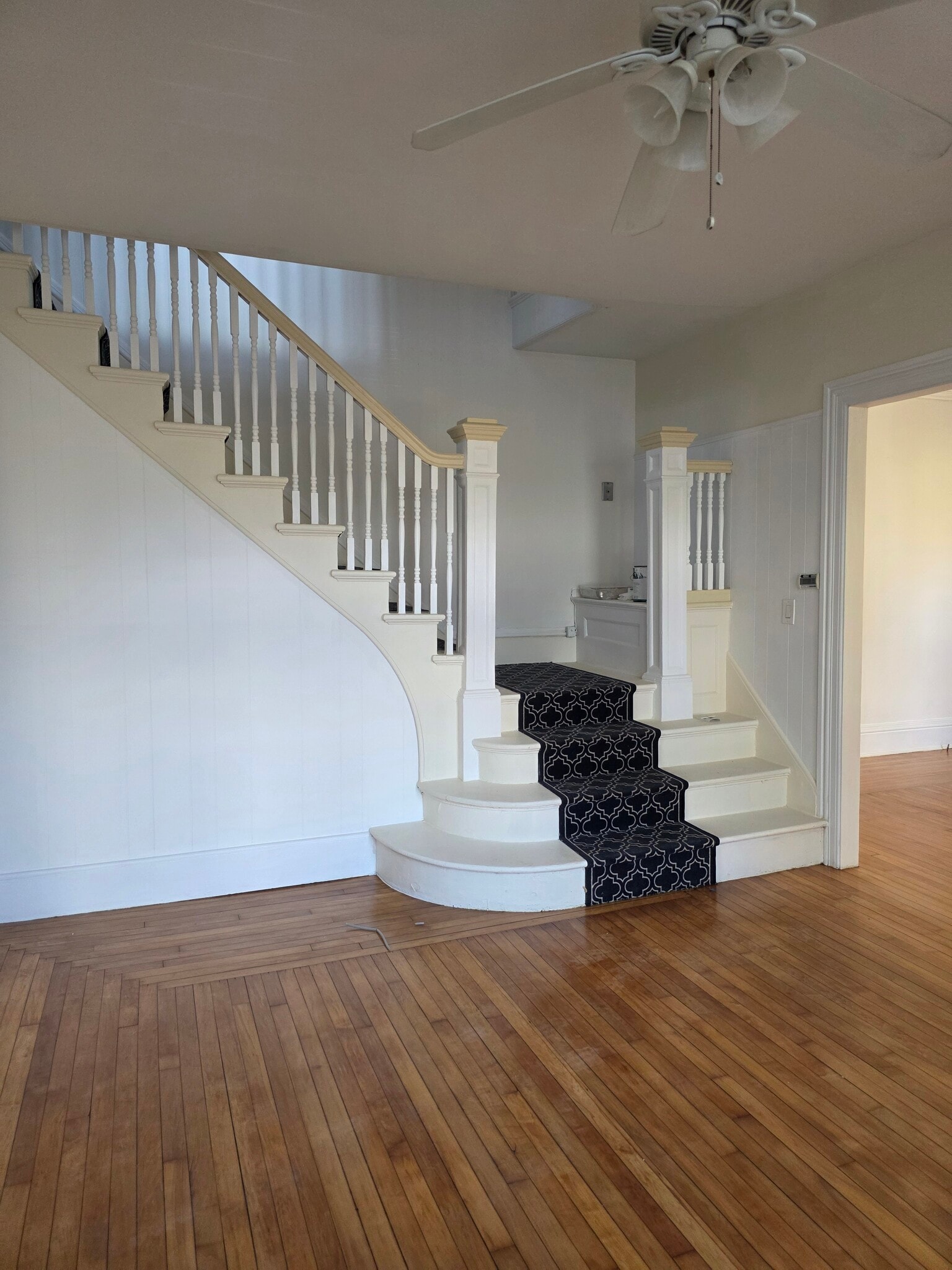 Building Photo - 174 Elm St