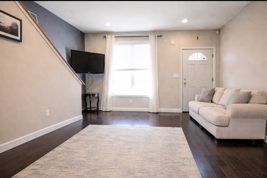 Living Room - 1623 Swain St