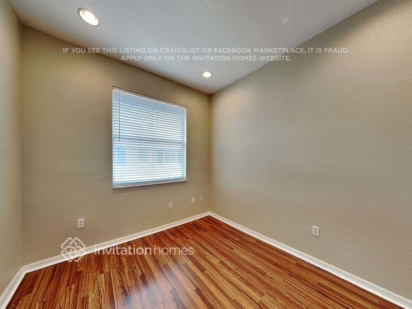 Building Photo - 1382 Vía De Pepi