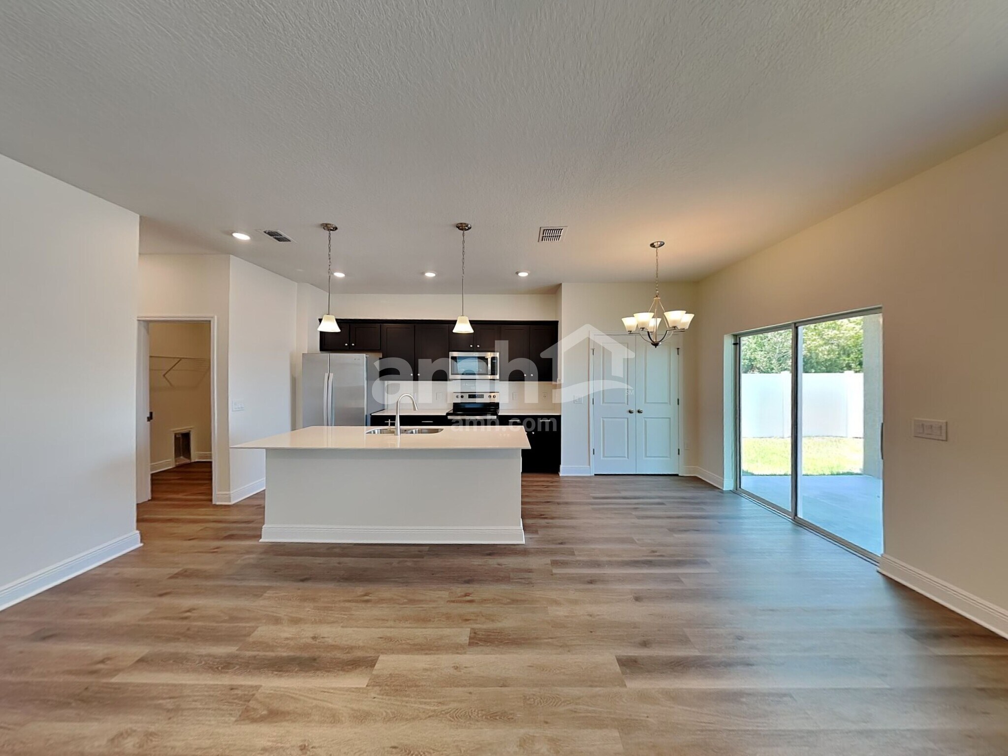 Building Photo - 954 Heavenly Dr