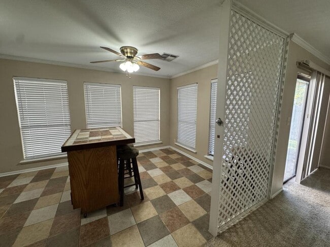 Building Photo - 104 Ridgewood Dr