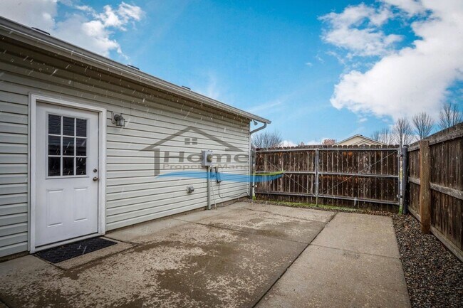 Building Photo - 433 N Brushwood Ct