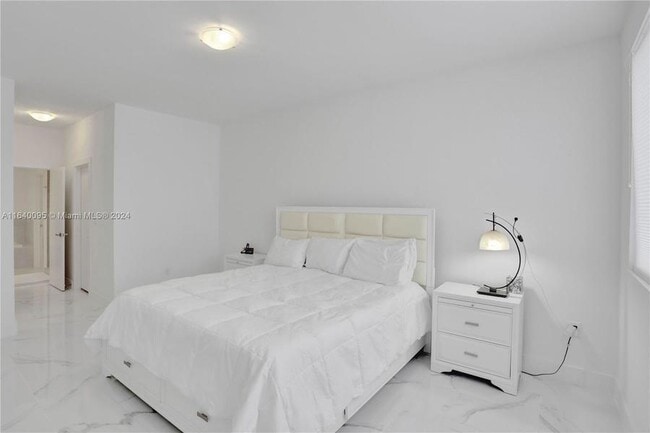 Building Photo - 10271 NW 72nd St