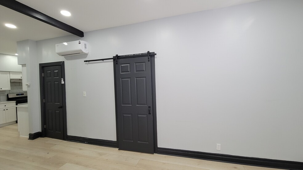 Building Photo - 58 62nd St