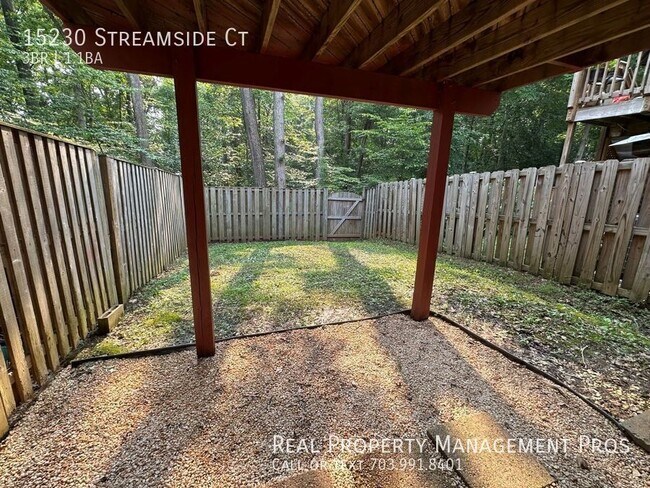 Building Photo - 15230 Streamside Ct