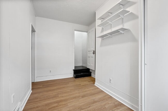 Building Photo - Updated 2 Bed 1 Bath Home With a Loft in Bloomfield - Available NOW!