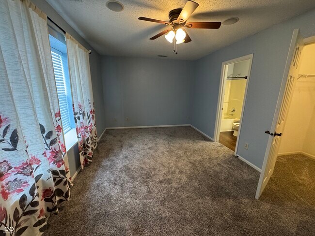 Building Photo - 4631 W Smith Valley Rd