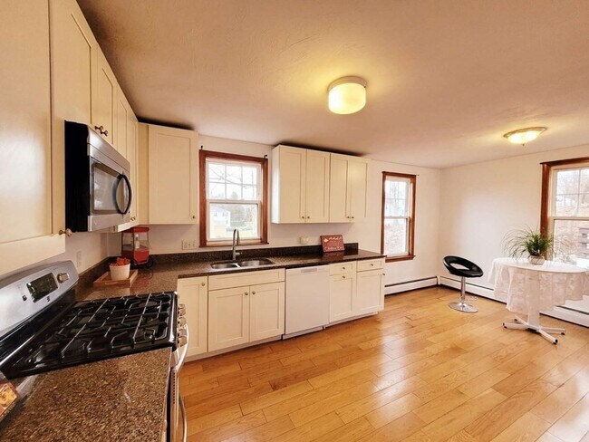 Building Photo - 49 Alleyne St