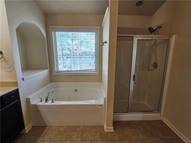 Building Photo - 6185 Crested Moss Dr