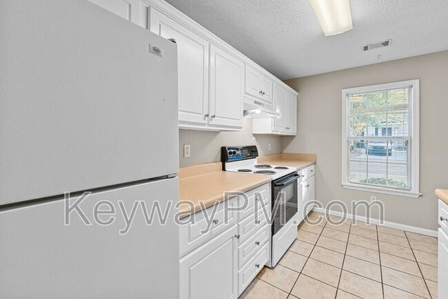 Building Photo - 2011 Summer Valley Way