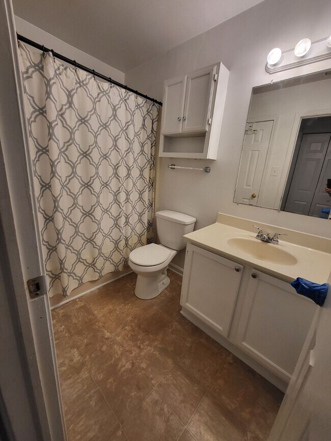 Building Photo - 5451 Lynbrook Lndg