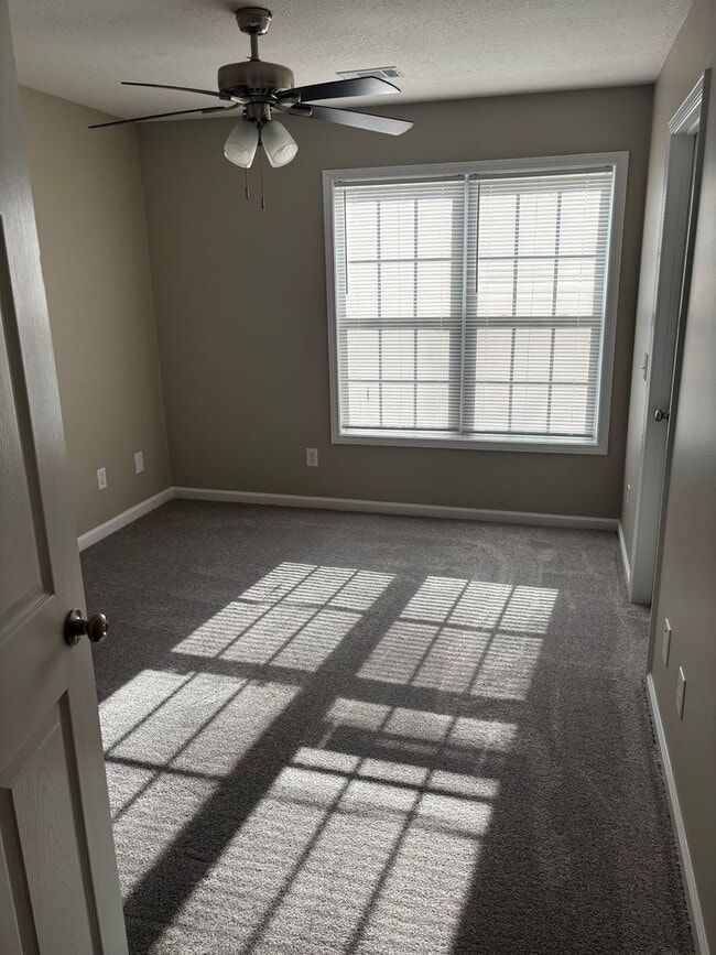 Building Photo - 3 Bedroom/ 2Bath located in Nettleton School District