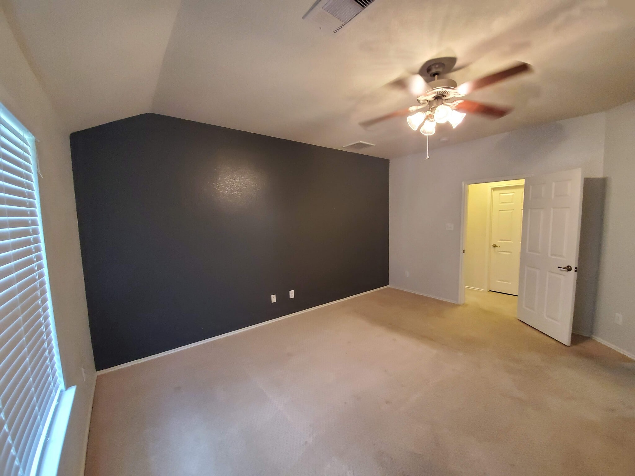 Building Photo - 10351 Whisper Bluff Dr