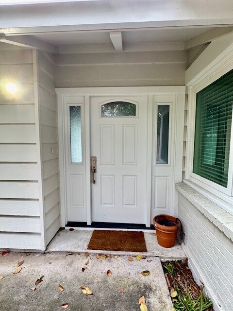 Building Photo - 80 Greenway Dr