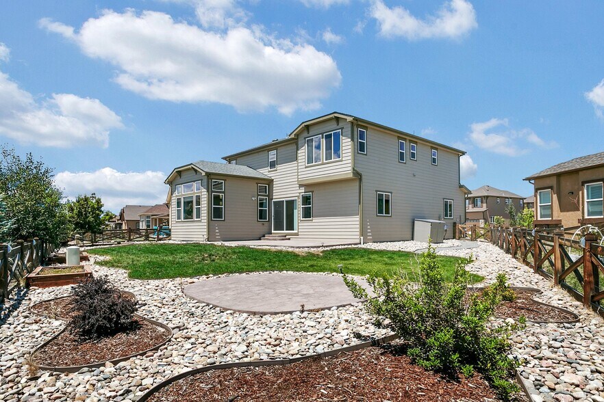 back - 7272 Jagged Rock Cir