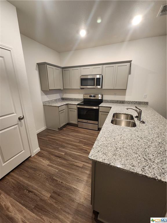 Building Photo - 5911 Betty Lou Dr