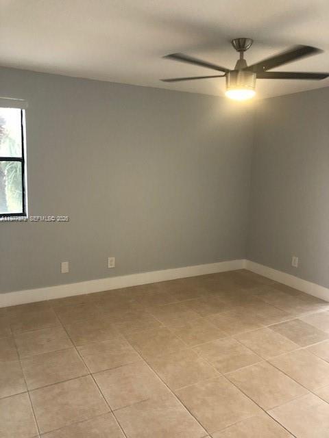 Building Photo - 550 S Park Rd