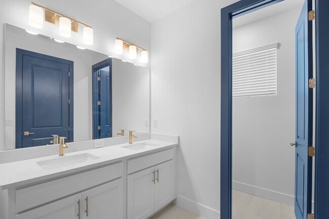 Building Photo - Luxury New construction 3 bedroom 2 baths located in North Port