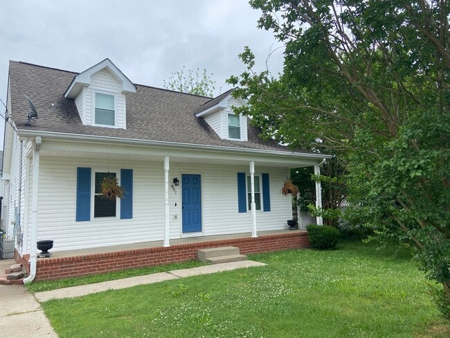 Building Photo - 607 N Greenwood Ext