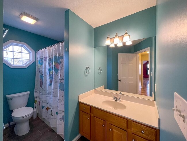 Building Photo - Beautiful Four Bedroom in East Asheville