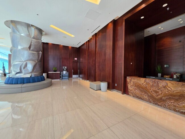 Building Photo - Fantastice High Rise with Full City Views!