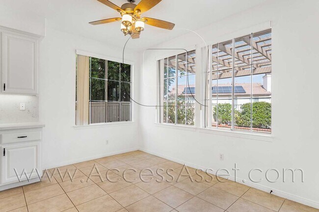 Building Photo - Huge 5 Bed/ 3.5 Bath Home In Desirable Gated Rancho Madera community In Temecula!