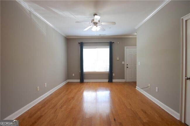 Building Photo - 460 S Barnett Shoals Rd