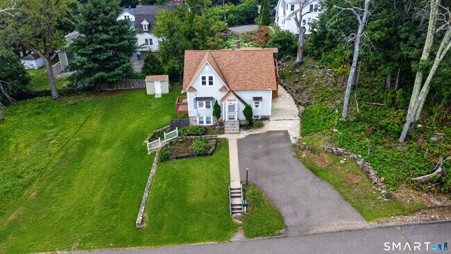 Building Photo - 53 Mohican Ave