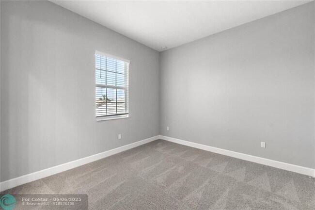 Building Photo - 5350 Liberty Ln