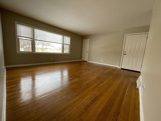 Building Photo - 8129 W Villard Ave