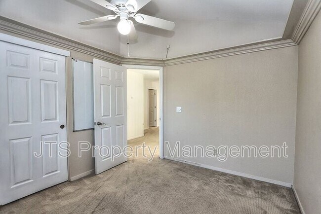 Building Photo - 8847 Mossburn Way