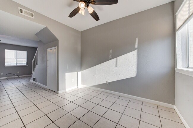 Building Photo - 1622 Claudia Dr