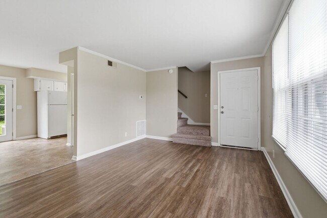 Building Photo - Charming 2-Story Bellevue Townhome in Nashville