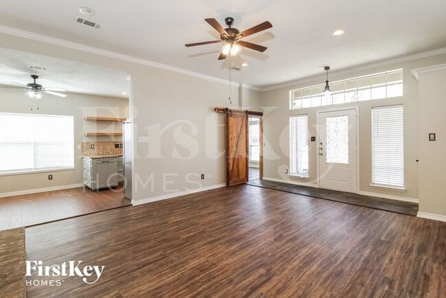 Building Photo - 2804 Pinnacle Dr