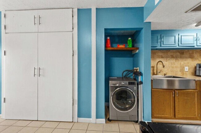 Building Photo - 2000 S Ocean Blvd