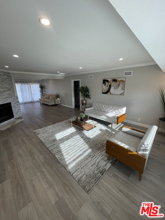 Building Photo - 4439 Don Zarembo Dr