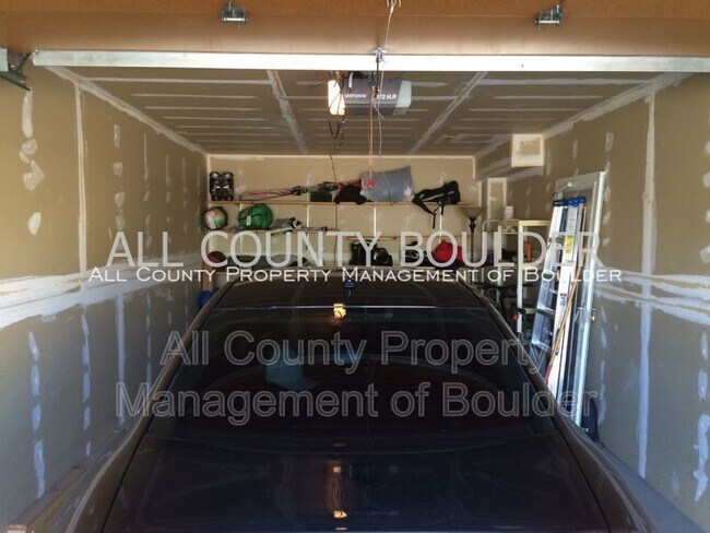 Building Photo - 5550 Stonewall Pl