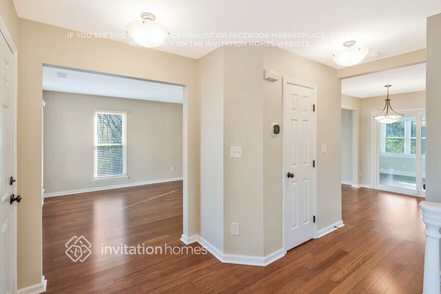 Building Photo - 1845 Jeffrey Bryan Dr