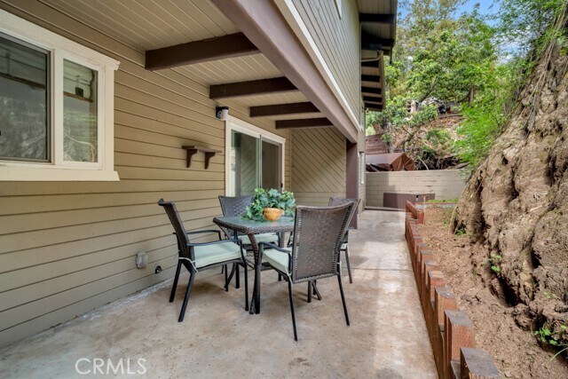 Building Photo - 850 Country Club Dr