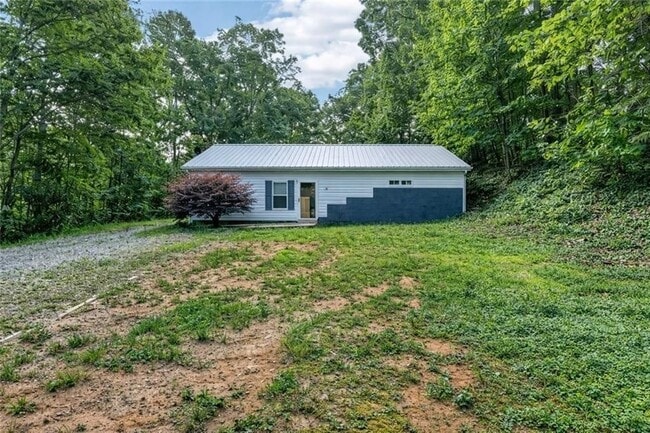 Building Photo - 248 Mountain Brook Rd
